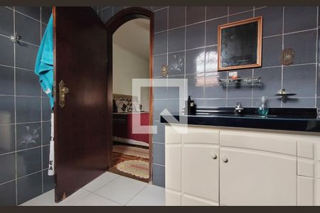 Banheiro da suíte de casa à venda com 3 quartos, 444m² em Vila Progresso, Santo André