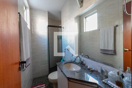 Apartamento à venda com 210m², 4 quartos e 3 vagasBanheiro Quarto 3