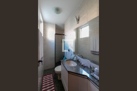 Apartamento à venda com 210m², 4 quartos e 3 vagasBanheiro Quarto 3