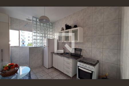 Cozinha de apartamento para alugar com 2 quartos, 45m² em Guilhermina, Praia Grande