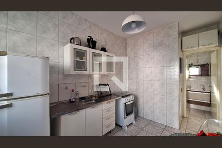 Cozinha de apartamento para alugar com 2 quartos, 45m² em Guilhermina, Praia Grande