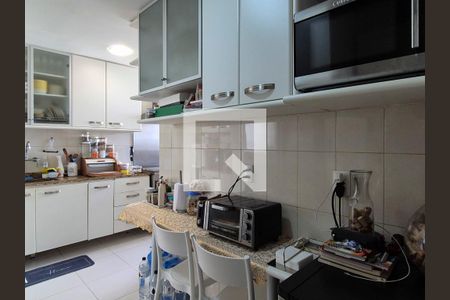 Apartamento à venda com 110m², 4 quartos e 2 vagasCozinha e Área de Serviço