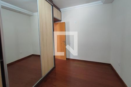 Casa à venda com 190m², 5 quartos e 2 vagasQuarto 2