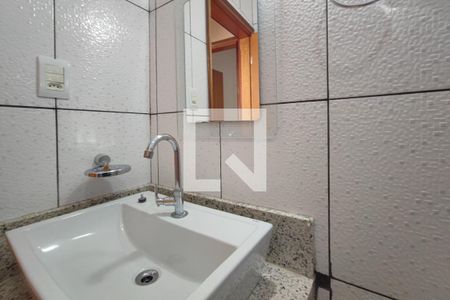 Casa à venda com 190m², 5 quartos e 2 vagasBanheiro Social