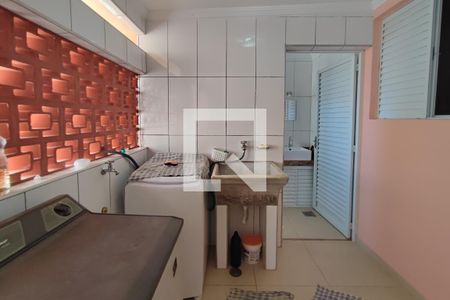 Casa à venda com 190m², 5 quartos e 2 vagasÁrea de Serviço