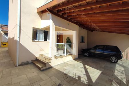 Casa à venda com 190m², 5 quartos e 2 vagasQuintal - Garagem