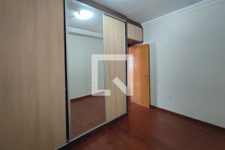 Casa à venda com 190m², 5 quartos e 2 vagasQuarto 2