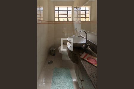 Casa à venda com 290m², 3 quartos e 4 vagasLavabo