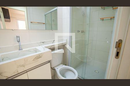 Banheiro de apartamento para alugar com 2 quartos, 35m² em Parque Fongaro, São Paulo