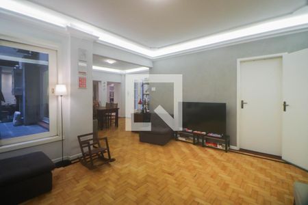 Sala de Estar de apartamento à venda com 3 quartos, 130m² em Moinhos de Vento, Porto Alegre