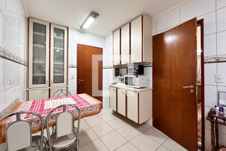 Apartamento à venda com 150m², 3 quartos e 3 vagasCopa