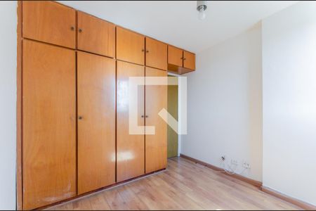 Quarto 1 de apartamento para alugar com 3 quartos, 90m² em  Vila Firmiano Pinto , São Paulo