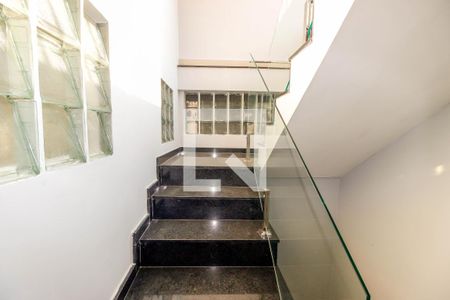Escada de Acesso de casa para alugar com 1 quarto, 70m² em Vila Gomes Cardim, São Paulo