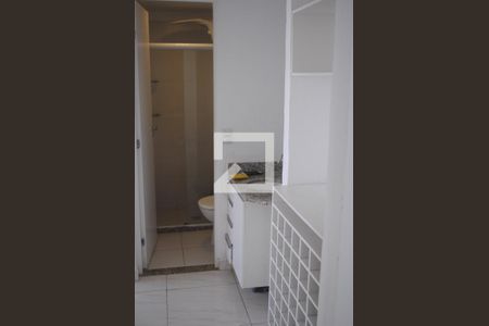 Lavabo de apartamento para alugar com 2 quartos, 50m² em Jardim das Margaridas, Salvador