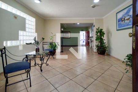 Apartamento para alugar com 72m², 2 quartos e 1 vaga Apartamento para alugar com 72m², 2 quartos e 1 vagaHall de entrada