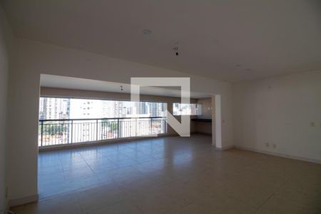 Sala/Varanda de apartamento para alugar com 4 quartos, 213m² em Santo Amaro, São Paulo
