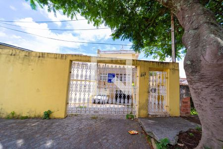 Casa para alugar com 421m², 3 quartos e 5 vagas Casa para alugar com 421m², 3 quartos e 5 vagasFachada