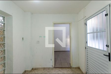 Sala de casa para alugar com 2 quartos, 80m² em Jardim Santo Elias, São Paulo