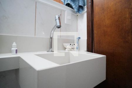 Casa à venda com 70m², 2 quartos e 1 vagaLavabo