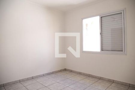 Quarto 2 de casa para alugar com 3 quartos, 100m² em Jardim Mangalot, São Paulo