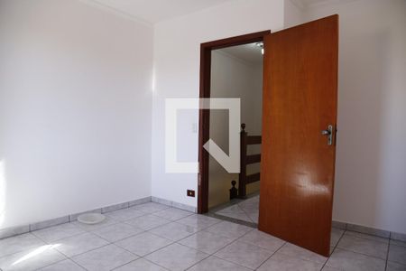 Quarto 1 de casa para alugar com 3 quartos, 100m² em Jardim Mangalot, São Paulo