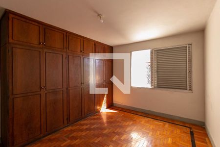 Quarto de casa à venda com 3 quartos, 200m² em Carlos Prates, Belo Horizonte