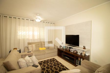 Sala de casa para alugar com 4 quartos, 126m² em Vila Nova Carolina, São Paulo