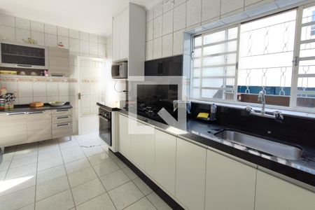 Casa à venda com 250m², 4 quartos e 2 vagasCozinha