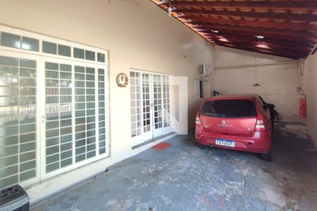 Casa à venda com 250m², 4 quartos e 2 vagasQuintal - Garagem