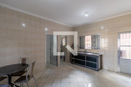 Cozinha de casa para alugar com 1 quarto, 39m² em Vila Carmosina, São Paulo