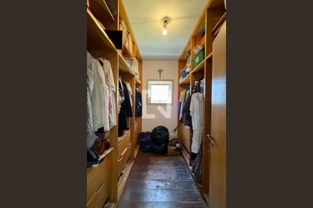 Casa de condomínio à venda com 350m², 4 quartos e 5 vagasCloset da suíte 1