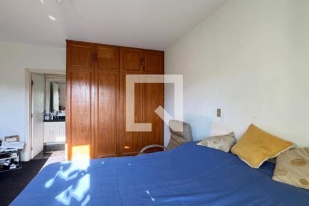 Casa de condomínio à venda com 350m², 4 quartos e 5 vagasSuíte 3