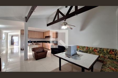 sala /cozinha de casa para alugar com 3 quartos, 110m² em Nova Mirim, Praia Grande
