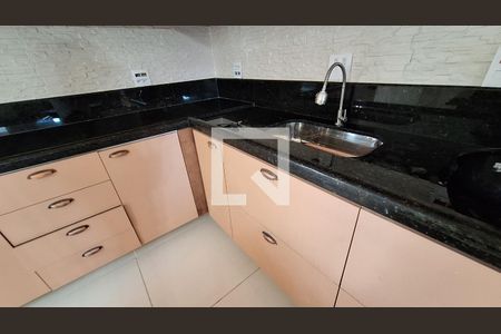 Casa para alugar com 110m², 3 quartos e 2 vagasDetalhe da cozinha