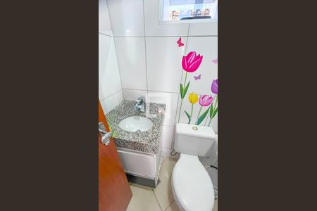 Banheiro de casa à venda com 3 quartos, 150m² em Heliópolis, Belo Horizonte