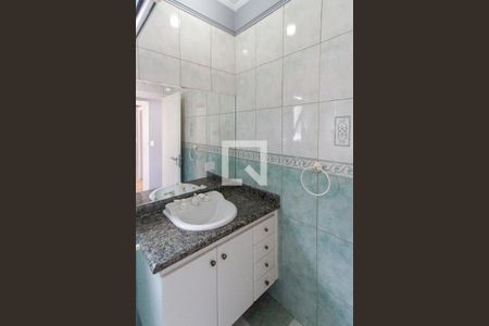 Casa à venda com 1000m², 4 quartos e 4 vagasBanheiro da Suíte 1