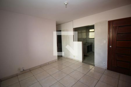 Sala de apartamento para alugar com 2 quartos, 60m² em Olaria, Rio de Janeiro