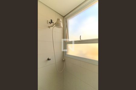 Banheiro de kitnet/studio para alugar com 1 quarto, 30m² em Santa Efigênia, São Paulo