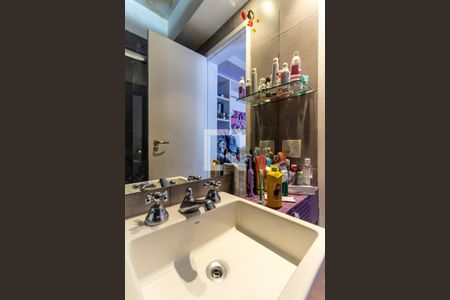 Apartamento à venda com 270m², 4 quartos e 2 vagasSuíte 2 - Banheiro