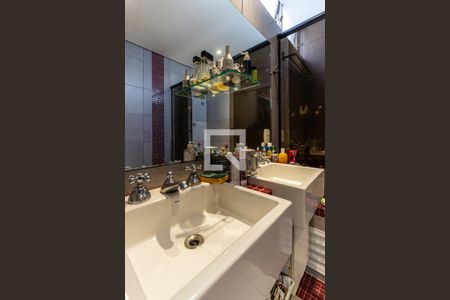 Apartamento à venda com 270m², 4 quartos e 2 vagasSuíte 1 - Banheiro