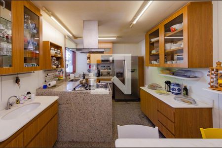 Casa para alugar com 465m², 4 quartos e 5 vagasCozinha