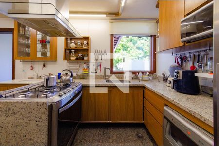 Casa para alugar com 465m², 4 quartos e 5 vagasCozinha