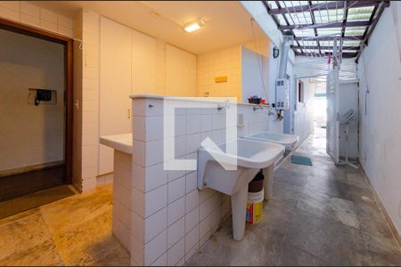 Casa para alugar com 465m², 4 quartos e 5 vagasÁrea de serviço