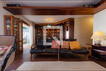 Casa para alugar com 465m², 4 quartos e 5 vagasSala 2