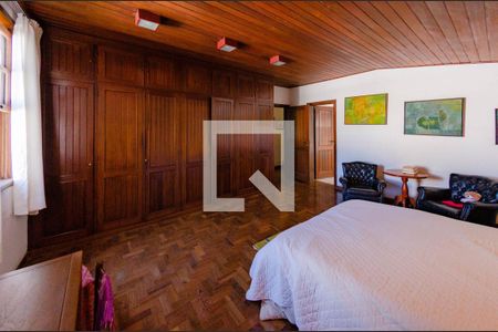 Casa para alugar com 465m², 4 quartos e 5 vagasSuíte