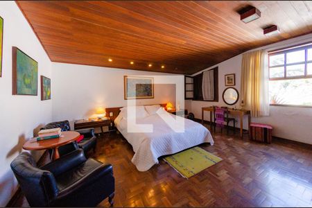 Casa para alugar com 465m², 4 quartos e 5 vagasSuíte