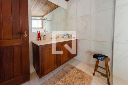 Casa para alugar com 465m², 4 quartos e 5 vagasBanheiro suíte