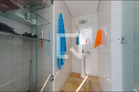 Casa para alugar com 465m², 4 quartos e 5 vagasBanheiro externo