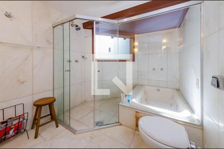 Casa para alugar com 465m², 4 quartos e 5 vagasBanheiro 2