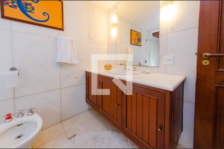 Casa para alugar com 465m², 4 quartos e 5 vagasBanheiro 2